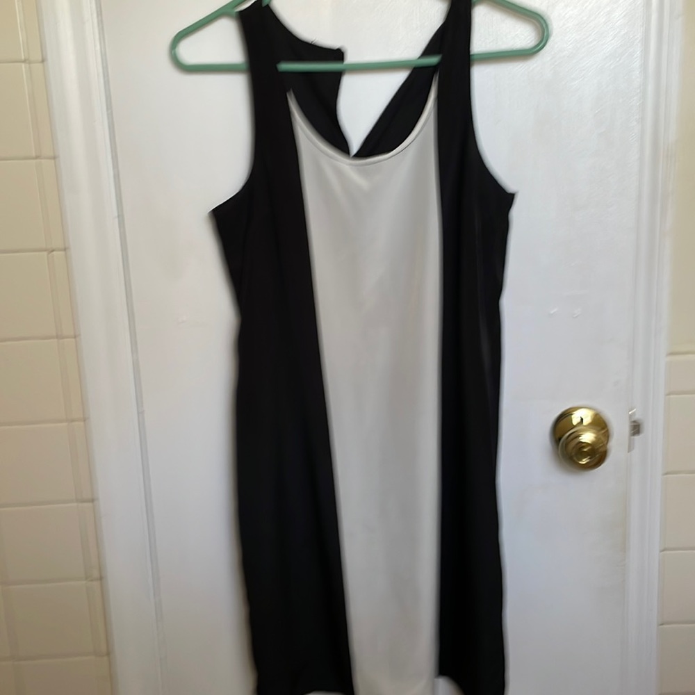 Black & white sleeveless swing dress size xs